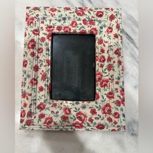 Beautiful Floral Picture Frame with Red Roses 4x6(2 available)